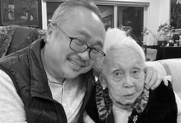 Nhà giáo Nhân dân, Nghệ sĩ Nhân dân Thái Thị Liên cùng con trai là Nghệ sĩ Nhân dân Đặng Thái Sơn. Nhà giáo Nhân dân, Nghệ sĩ Nhân dân Thái Thị Liên cùng con trai là Nghệ sĩ Nhân dân Đặng Thái Sơn.