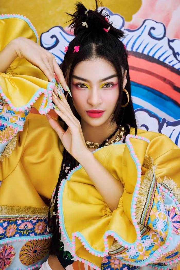 Dù từng bị nhận xét là có nhan sắc nhân tạo, song Kiều Loan vẫn cho rằng quyết định phẫu thuật thẩm mỹ của cô là hoàn toàn đúng đắn.