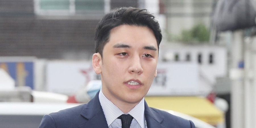 Thông tin Seungri được ra tù sớm sau hàng loạt tội danh gây chấn động đã khiến nhiều người bức xúc. Thông tin Seungri được ra tù sớm sau hàng loạt tội danh gây chấn động đã khiến nhiều người bức xúc.
