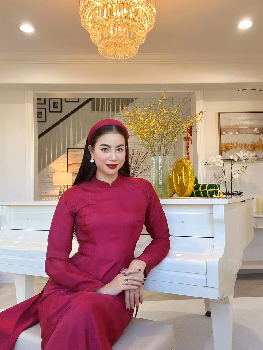 Hoa hậu Phạm Hương có cuộc sống khiến nhiều người mơ ước tại Mỹ cùng chồng đại gia và 2 cậu con trai vô cùng đáng yêu.