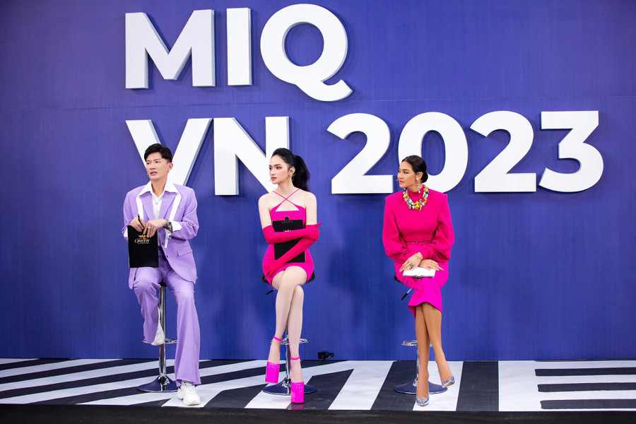 Sự kiện của Hoa hậu Hương Giang bị hủy phút chót. Sự kiện của Hoa hậu Hương Giang bị hủy phút chót.