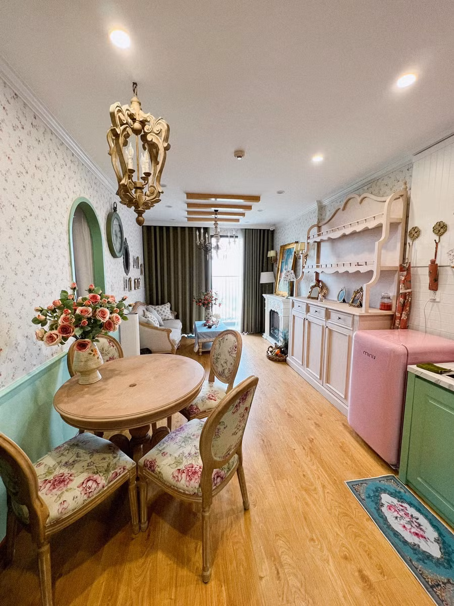 Ngôi nhà được trang trí như trong truyện cổ tích của Hòa Minzy.