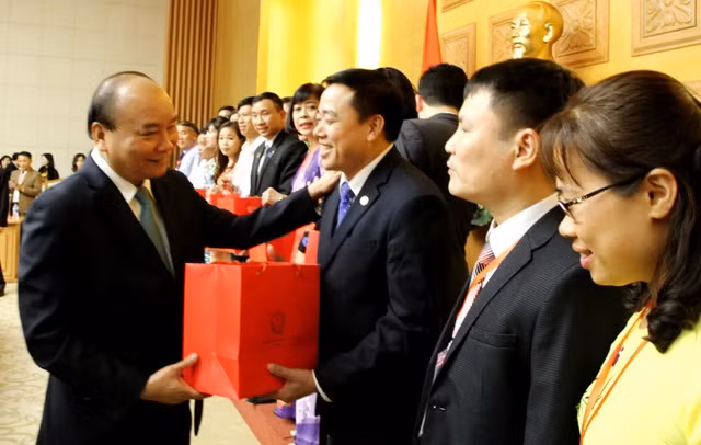 Thủ tướng Chính phủ tặng quà các nhà giáo nhân ngày Nhà giáo Việt Nam Thủ tướng Chính phủ tặng quà các nhà giáo nhân ngày Nhà giáo Việt Nam