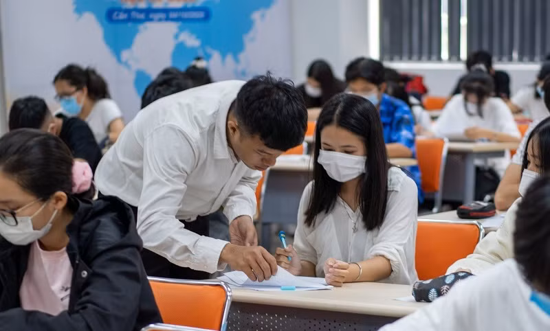 Nhiều trường phổ thông ngoài công lập không tăng học phí năm học 2021 - 2022. Trong ảnh: Giờ tư vấn tuyển sinh của Trường THPT FPT tại Cần Thơ.