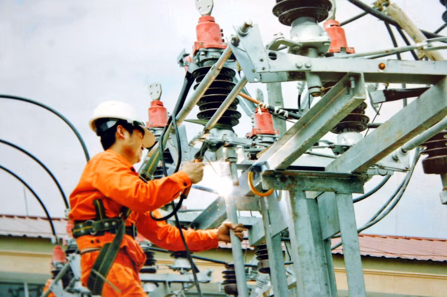 Phối hợp quản lý giá điện, giá dầu