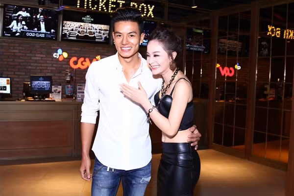 Lan Phương hở bạo, lấn át dàn sao ảnh 7