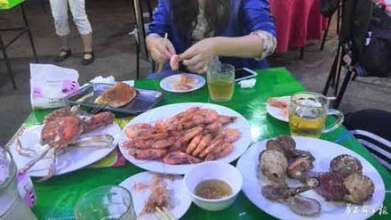 Thực khách hoảng hồn vì đĩa tôm bị "chém" 5 triệu đồng