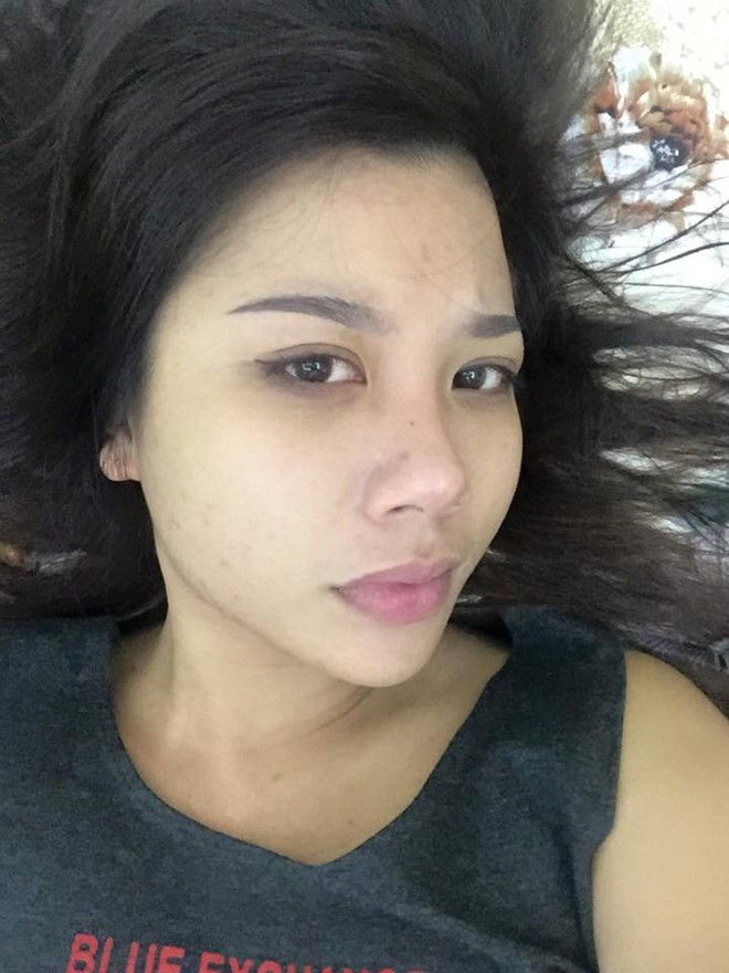 Phượng Vũ động viên các cô gái trẻ chia sẻ mặt mộc.