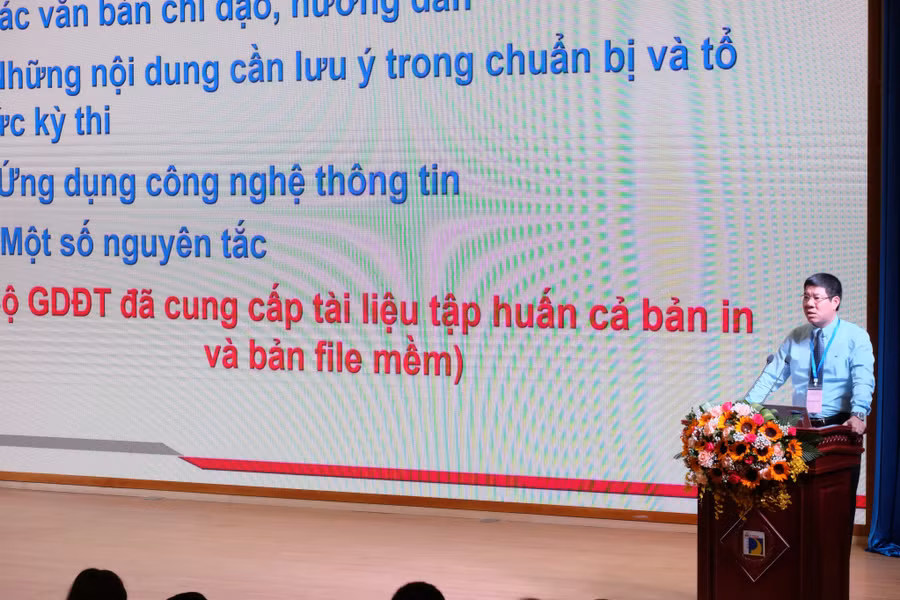 PGS.TS Huỳnh Văn Chương phát biểu tại Hội nghị tập huấn.