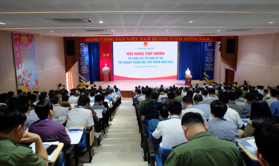 Trên 400 đại biểu từ 63 tỉnh/thành tham dự Hội nghị tập huấn.