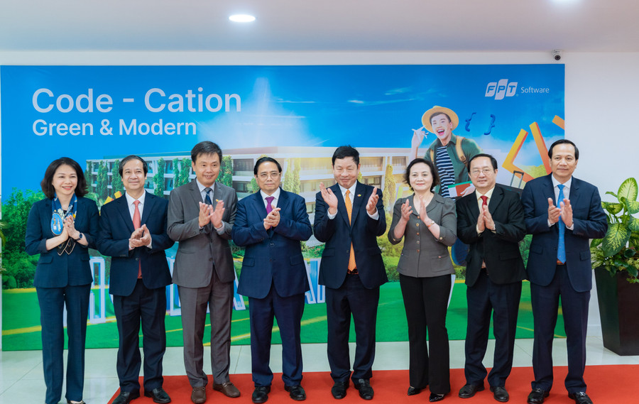 Thủ tướng Phạm Minh Chính cùng đoàn công tác thăm, làm việc với Trường ĐH FPT và Công ty TNHH Phần mềm FPT.