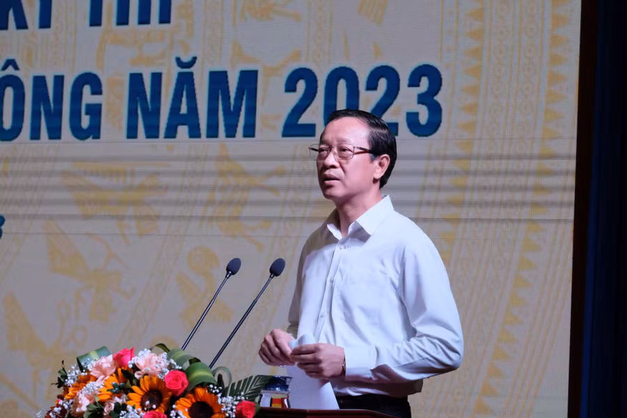 Thứ trưởng Bộ GD&ĐT Phạm Ngọc Thưởng - Trưởng Ban Chỉ đạo cấp quốc gia Kỳ thi tốt nghiệp THPT năm 2023 - phát biểu tại Hội nghị tập huấn.