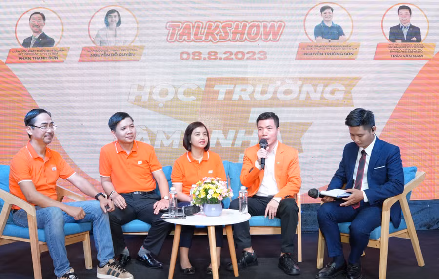 Talkshow “Học trường F - Làm nhà F" - một hoạt động trong khuôn khổ Job Fair 2023. Talkshow “Học trường F - Làm nhà F" - một hoạt động trong khuôn khổ Job Fair 2023.