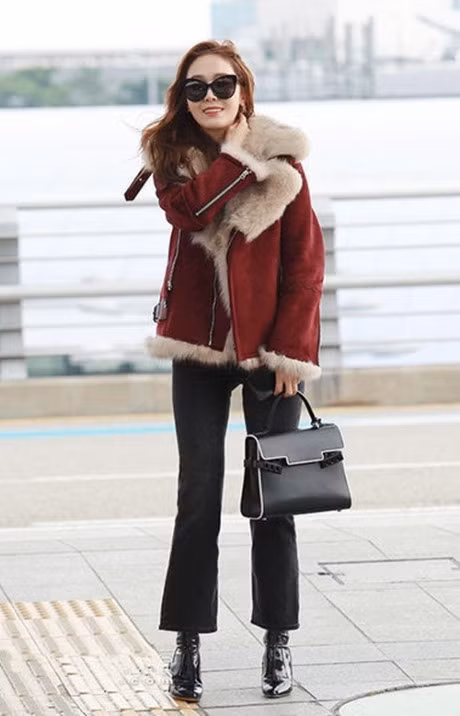 Mac dep va sang voi mau do Bordeaux - Anh 2