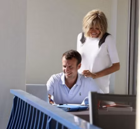 Chuyen tinh cua ung vien Tong thong Phap va vo hon 24 tuoi - Anh 8