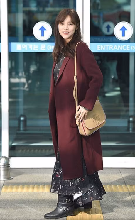 Mac dep va sang voi mau do Bordeaux - Anh 4