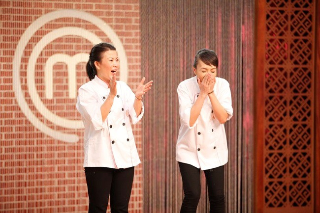 Khoảnh khắc hạnh phúc khi Minh Nhật được xướng tên ở ngôi vị cao nhất của cuộc thi. 9X quán quân Vua đầu bếp tiết lộ chuyện tình lệch 11 tuổi