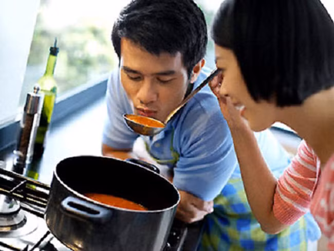 Có nợ mới nên vợ chồng