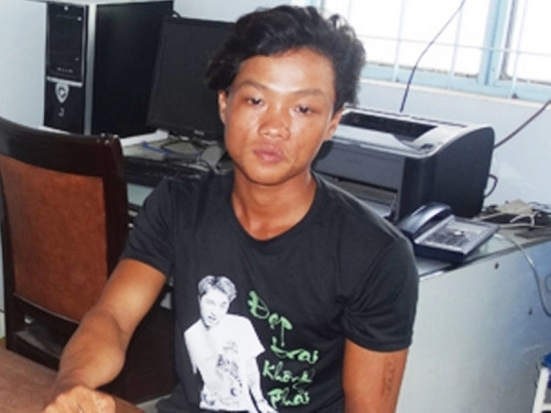 Khởi tố kẻ giết người phụ nữ 50 tuổi rồi hãm hiếp, cướp tài sản - Ảnh 1