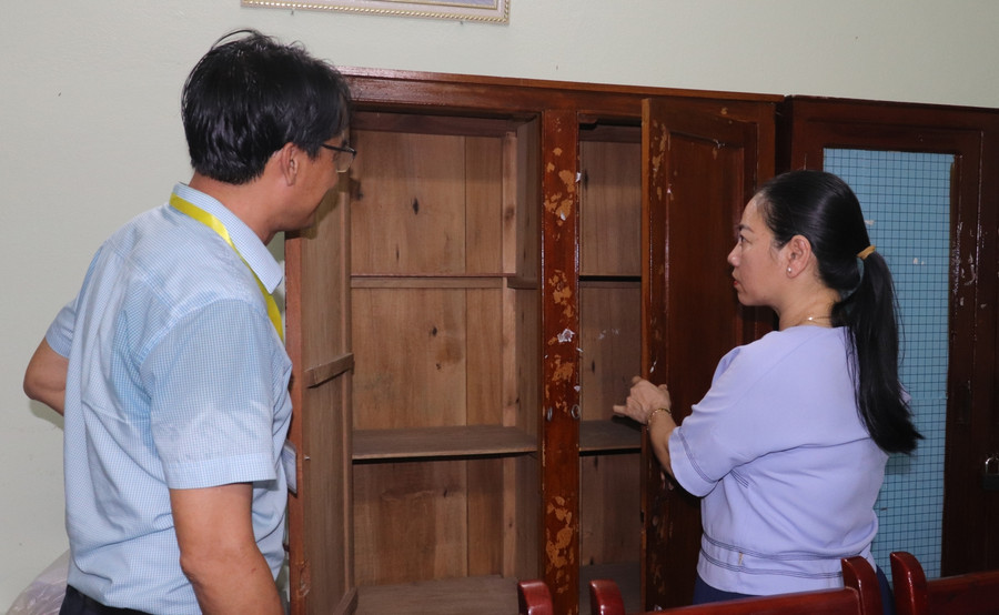 Đoàn kiểm tra của Sở GD&amp;ĐT Đà Nẵng kiểm tra cơ sở vật chất tại Trường THCS Tây Sơn chuẩn bị cho Kỳ thi tuyển sinh vào lớp 10 THPT công lập năm học 2024 - 2025.