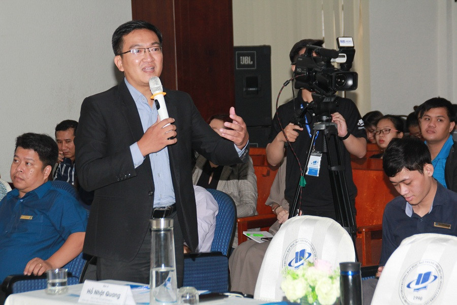 BS Hồ Nhật Quang- Giám đốc Công ty đào tạo huấn luyện Thân Tâm Trí chia sẻ tại buổi tọa đàm