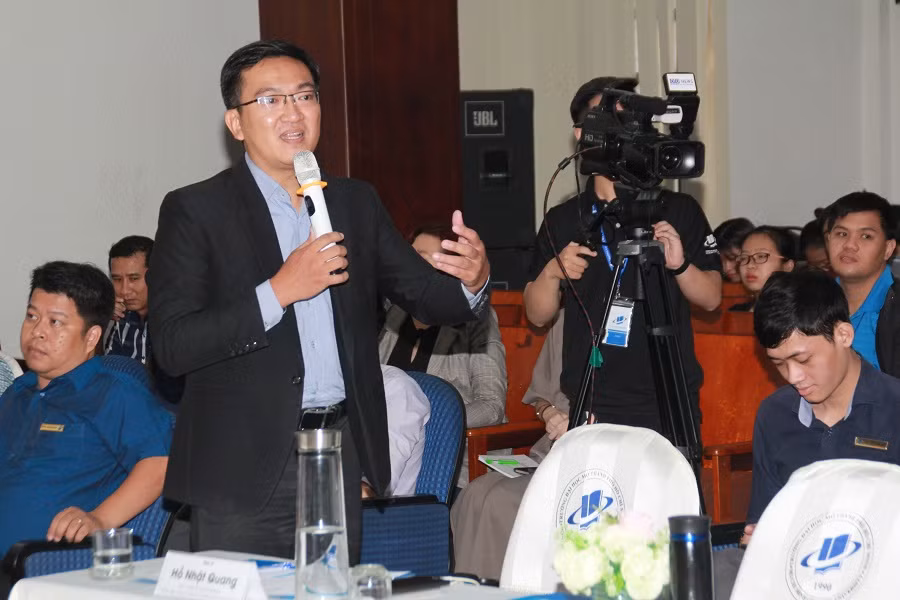 BS Hồ Nhật Quang- Giám đốc Công ty đào tạo huấn luyện Thân Tâm Trí chia sẻ tại buổi tọa đàm