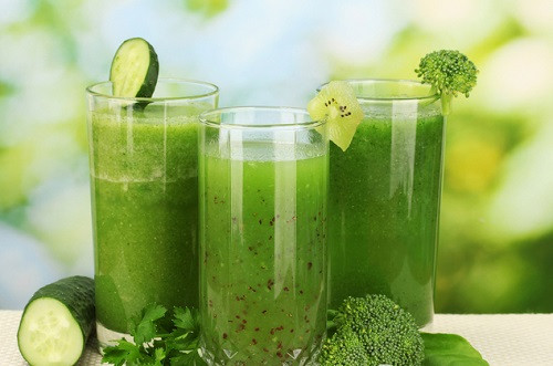 Nước ép bí đao: Bí đao hay còn gọi là bí xanh, theo y học cổ truyền thì nó có tính mát, vị ngọt có công dụng giải nhiệt cơ thể hiệu quả, ngoài ra còn lợi tiểu, giúp giải độc, giảm béo... Nước ép bí đao: Bí đao hay còn gọi là bí xanh, theo y học cổ truyền thì nó có tính mát, vị ngọt có công dụng giải nhiệt cơ thể hiệu quả, ngoài ra còn lợi tiểu, giúp giải độc, giảm béo...