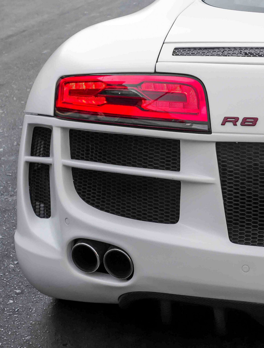 Hệ thống đèn trên xe được thay mới bằng phiên bản full LED đời 2013. Trị giá bộ đèn khoảng 100 triệu đồng. Hệ thống đèn trên xe được thay mới bằng phiên bản full LED đời 2013. Trị giá bộ đèn khoảng 100 triệu đồng.