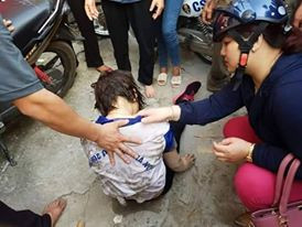 HN: Cô gái trẻ mặc đồng phục đại học nhảy cầu Chương Dương tự tử - Ảnh 2 HN: Cô gái trẻ mặc đồng phục đại học nhảy cầu Chương Dương tự tử - Ảnh 2