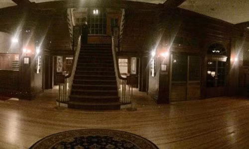 ven man bi bat buc anh “hon ma” o khach san chan dong du luan hinh anh 1