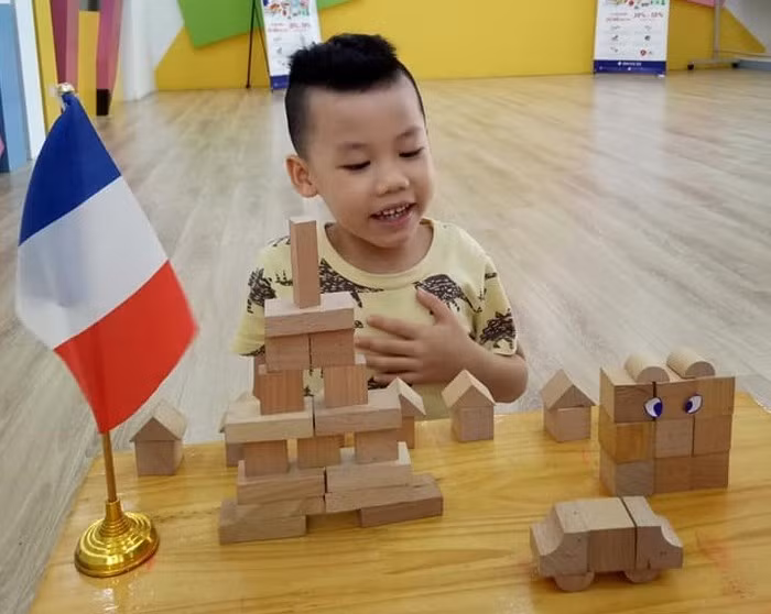 Trong hè, phụ huynh không nên bắt ép con học thêm quá nhiều môn. Ảnh minh họa.