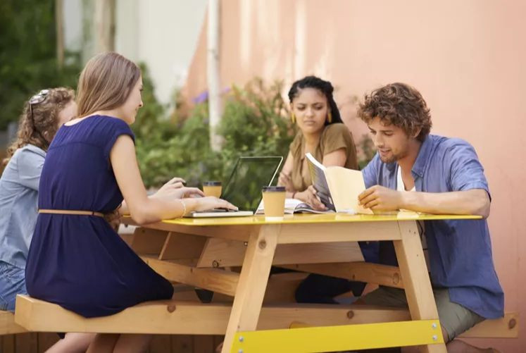 Không phải trẻ nào cũng cần thiết học thêm trong mùa hè. Không phải trẻ nào cũng cần thiết học thêm trong mùa hè.