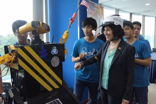 Chương trình học bổng Yseali mùa thu 2016 cho thủ lĩnh trẻ