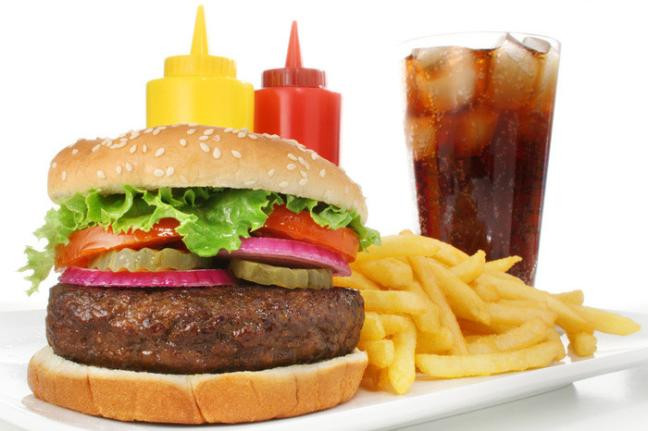 Tránh xa những thực phẩm sau vào mùa nắng nóng nếu không muốn  Tranh xa nhung thuc pham sau vao mua nang nong neu khong muon