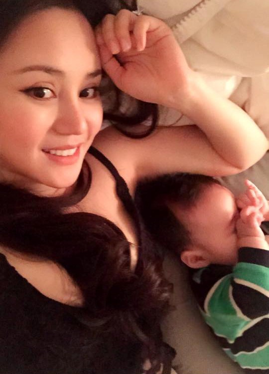 Vy Oanh: "Ông xã luôn yêu thương và lo lắng cho mẹ con tôi"