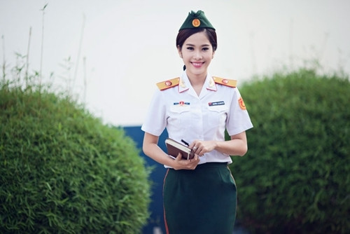 Hoa hậu Hoàn vũ Việt Nam 2015: 5 thí sinh sáng giá cho vương miện 2,2 tỷ ảnh 5 Hoa hậu Hoàn vũ Việt Nam 2015: 5 thí sinh sáng giá cho vương miện 2,2 tỷ ảnh 5