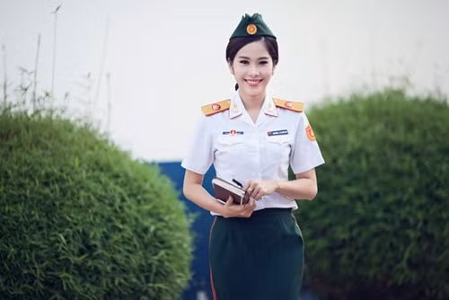 Hoa hậu Hoàn vũ Việt Nam 2015: 5 thí sinh sáng giá cho vương miện 2,2 tỷ ảnh 5