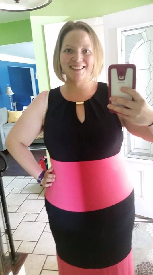 Jennifer đang dần tiến gần hơn với thân hình thon thả. Bí quyết giảm 80 kg trong một năm