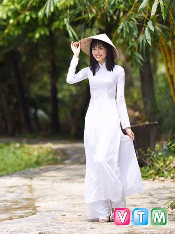 Miss Áo dài Nữ sinh 2015 Hoàn hảo về nhan sắc và học vấn