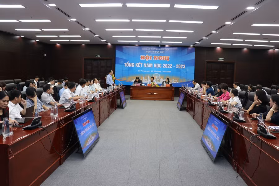 Một số đề xuất của cụm thi đua số 1 liên quan đến các quy định về mức thu học phí, điều kiện đầu tư và hoạt động trong lĩnh vực giáo dục...