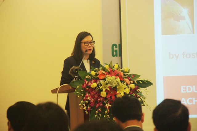 Giám đốc điều hành Tổ chức xếp hạng QS Châu Á - bà Mandy Mok phát biểu tại hội thảo