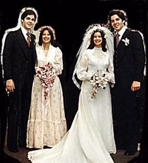 Những cặp anh em sinh đôi cưới chị em sinh đôi ảnh 10