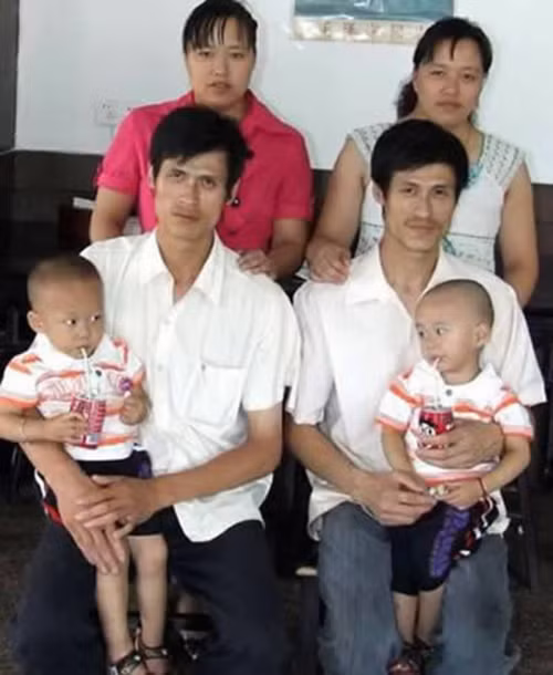 Những cặp anh em sinh đôi cưới chị em sinh đôi ảnh 14