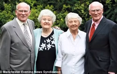 Những cặp anh em sinh đôi cưới chị em sinh đôi ảnh 16