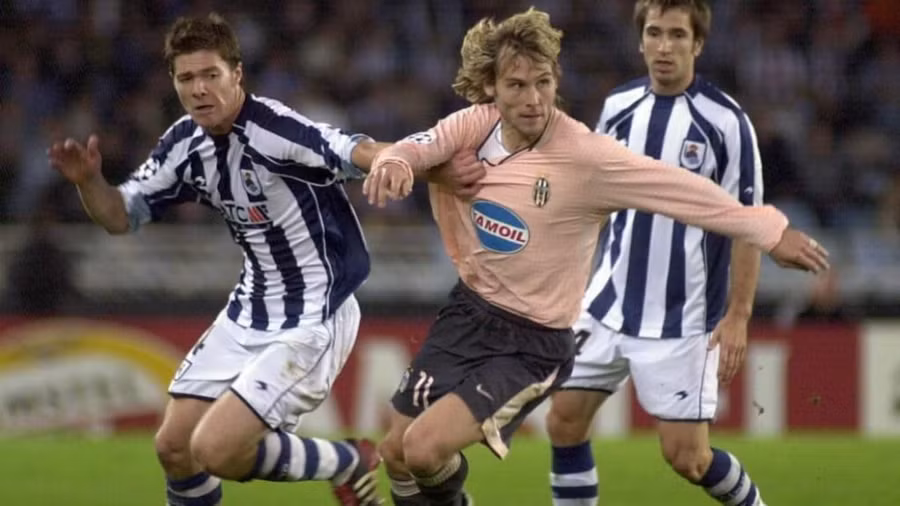 Cựu danh thủ Nedved cũng không được France Football điền tên.