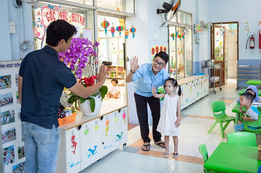 Một ngày mới bắt đầu của thầy giáo mầm non Một ngày mới bắt đầu của thầy giáo mầm non