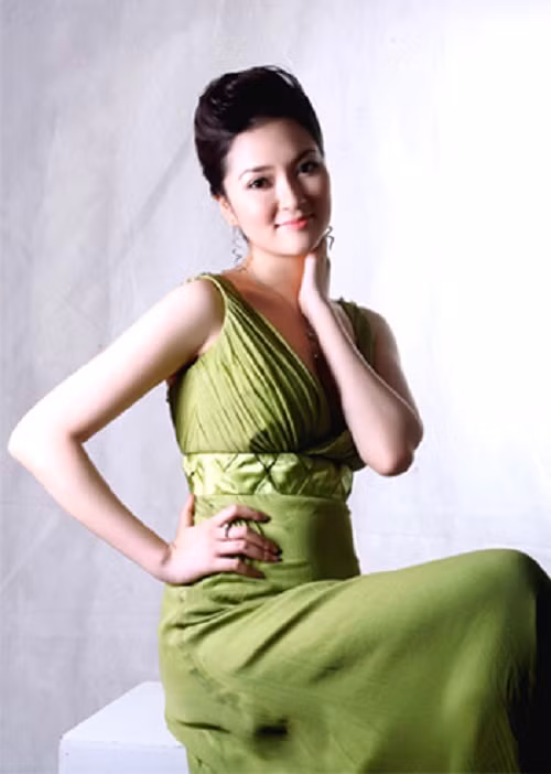 Đại sứ Ngô Quang Xuân bàn về vẻ đẹp hoa hậu có... đôi gò má cao - Ảnh 5