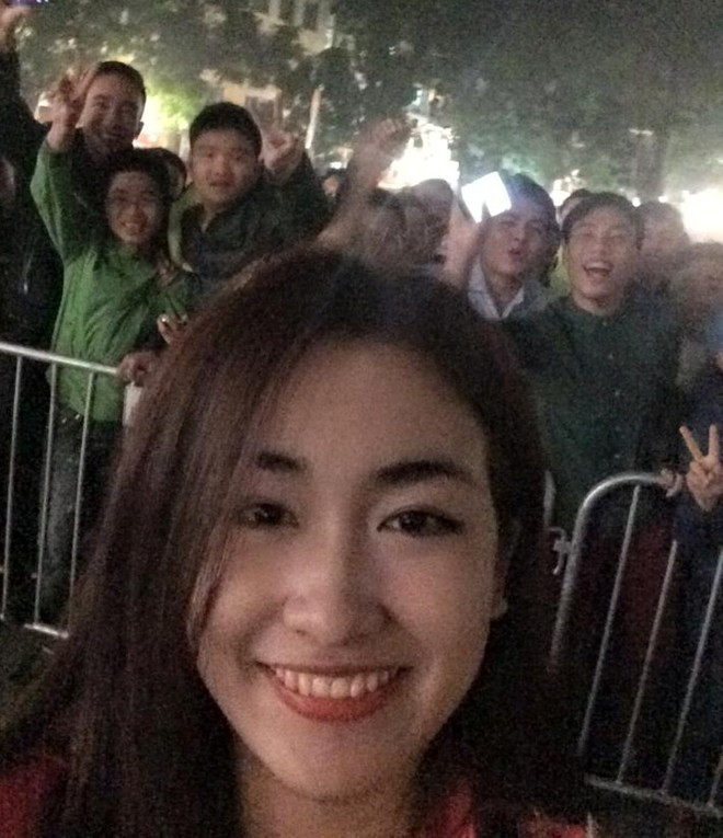 Những bạn trẻ làm việc xuyên đêm giao thừa