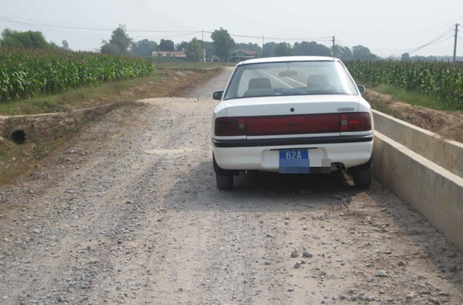 Có cả xe biển số xanh. Có cả xe biển số xanh.