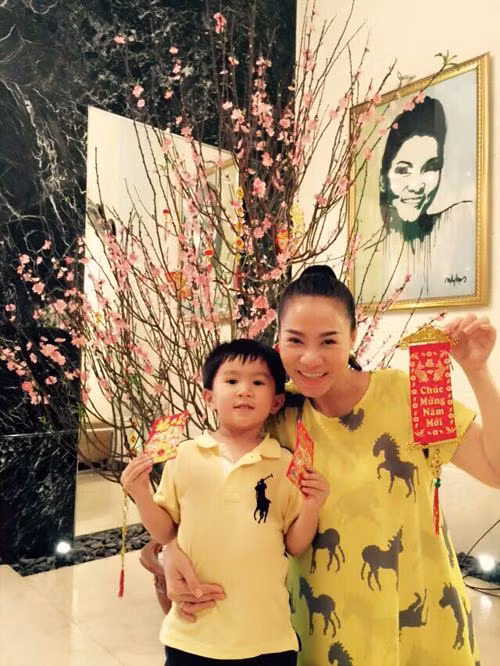 Sao Việt rộn ràng đón tết, du xuân ảnh 18